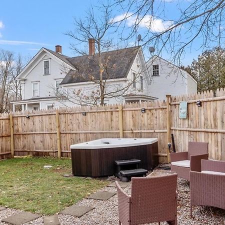 New!! Lovely Unit W/ Private Hot Tub And Patio! Laconia Esterno foto